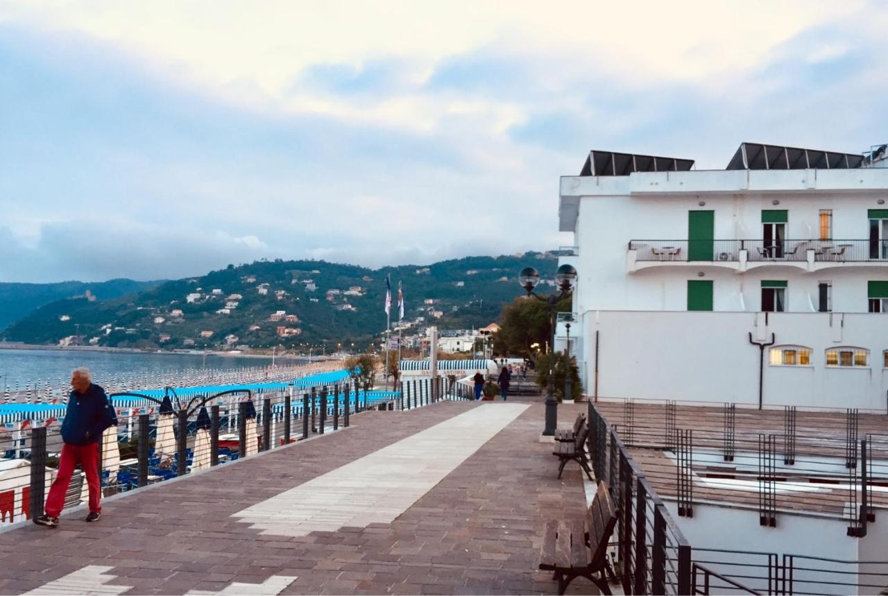 Hotel Ligure Spotorno Exterior photo