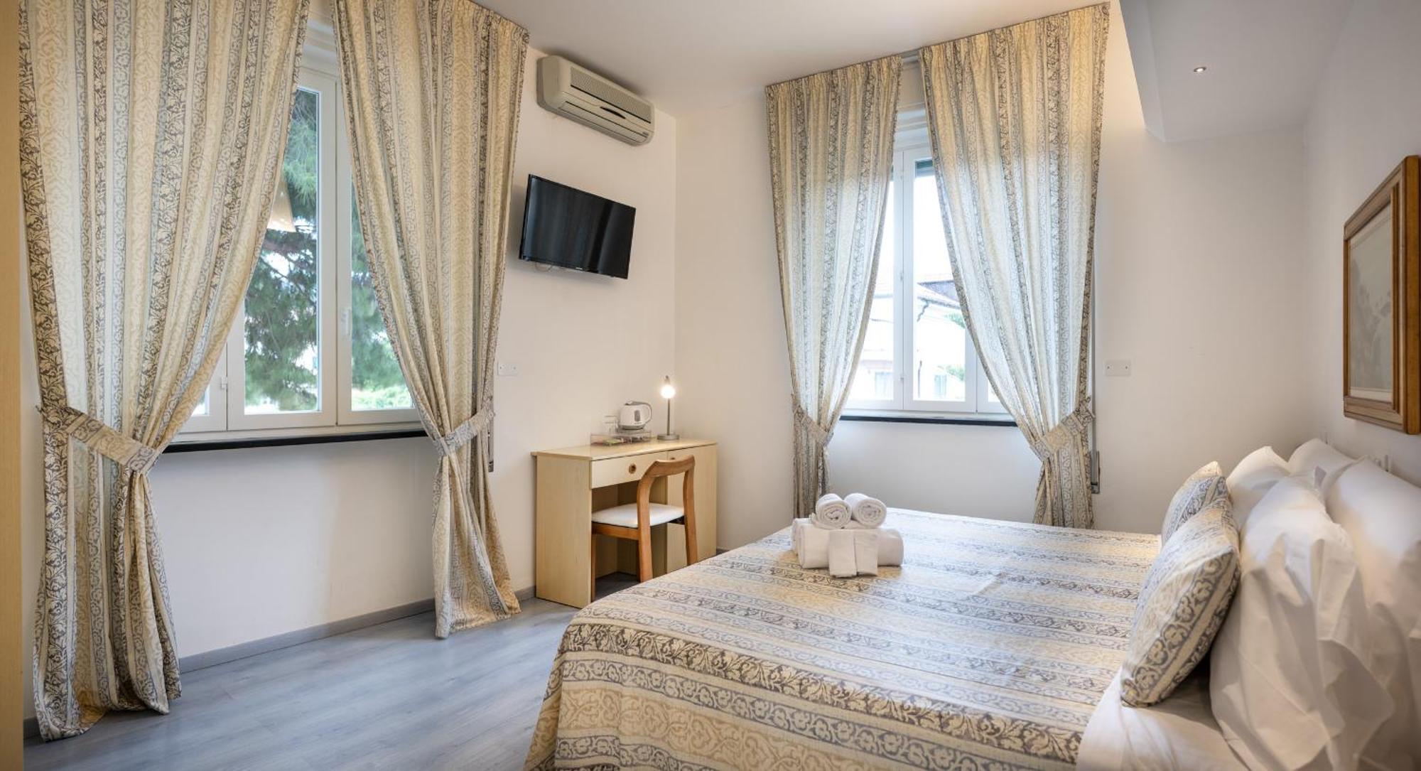 Hotel Ligure Spotorno Exterior photo